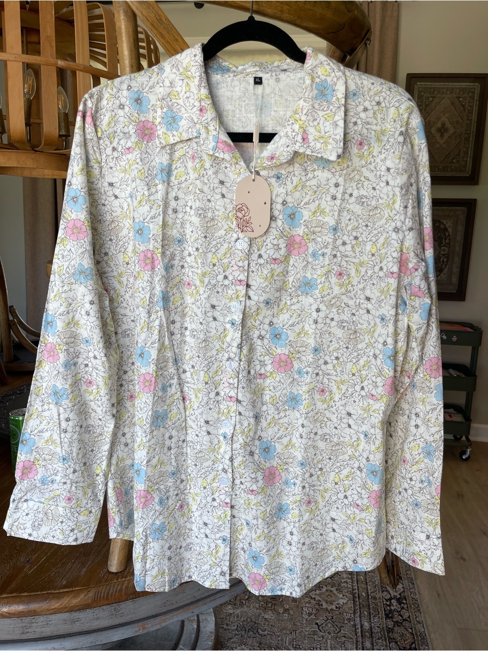Pretty nwt floral button up